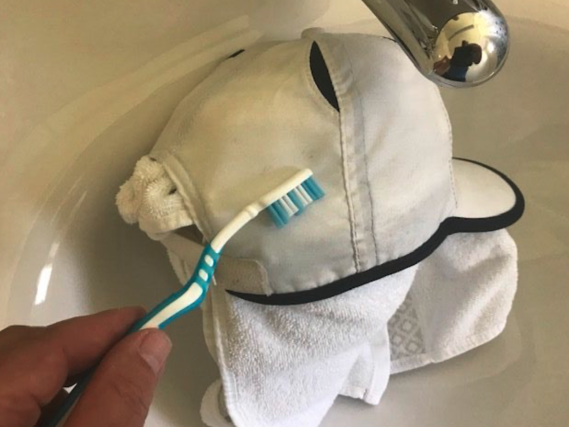 Read more about the article How to properly clean your cap from saltwater stains